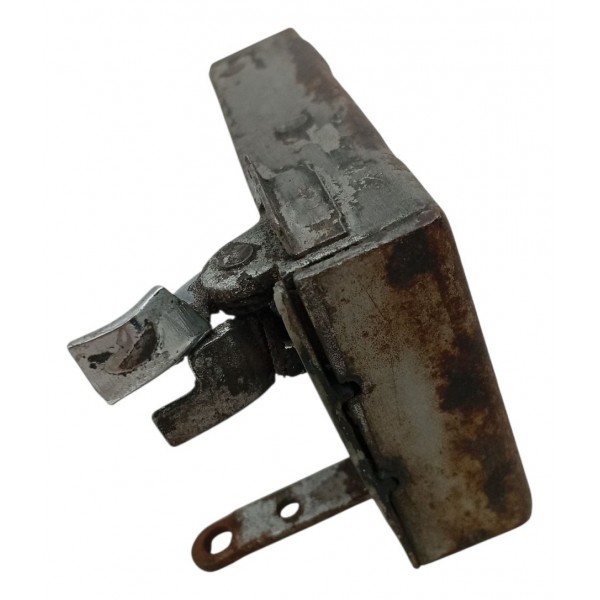 Fechadura Porta Dianteira Direita Volkswagen Santana Fechadura Porta Dianteira Direita Volkswagen Santana