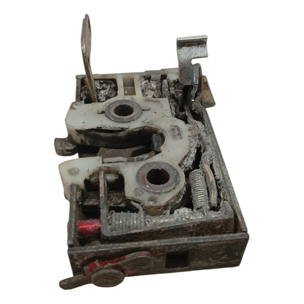 Fechadura Porta Traseira Esquerda Volkswagen Santana Fechadura Porta Traseira Esquerda Volkswagen Santana