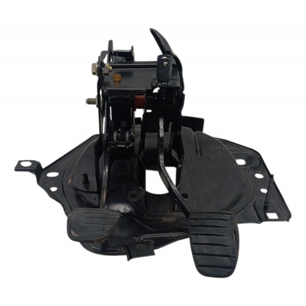 Pedaleira Pedal Freio Embreagem Renault Clio 1.0 2001 2002 Pedaleira Pedal Freio Embreagem Renault Clio 1.0 2001 2002