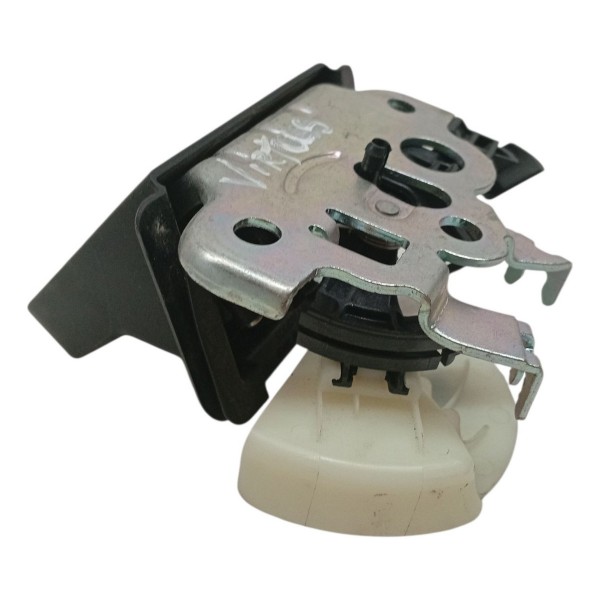 Fechadura Porta Malas Volkswagen Virtus 2018 2019 2020 Fechadura Porta Malas Volkswagen Virtus 2018 2019 2020