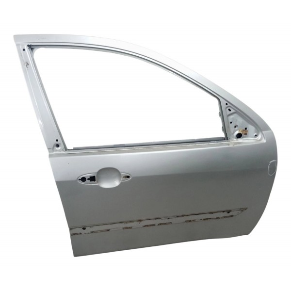 Porta Dianteira Direita Ford Focus Sedan 2.0 4p 2002 Detalhe Porta Dianteira Direita Ford Focus Sedan 2.0 4p 2002 Detalhe