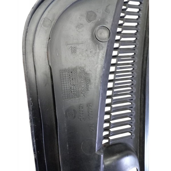 Moldura Churrasqueira Parabrisa Fiat Palio 1.6 2014 2015