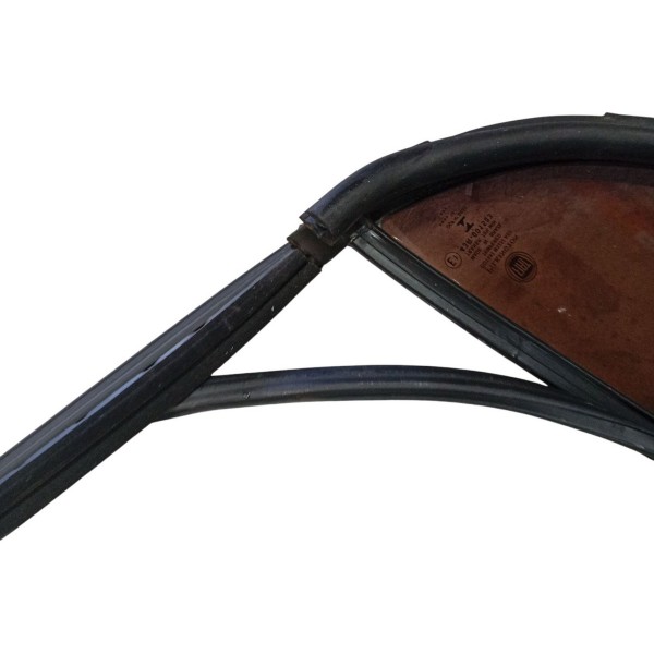 Vidro Fixo Traseiro Esquerdo Borracha Fiat Palio 2014 2015 Vidro Fixo Traseiro Esquerdo Borracha Fiat Palio 2014 2015