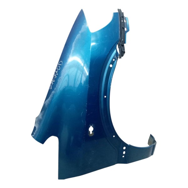 Paralama Dianteira Direita Chevrolet Zafira 2003 Detalhe Paralama Dianteira Direita Chevrolet Zafira 2003 Detalhe