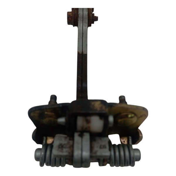 Limitador Porta Traseira Esquerda Volkswagen Saveiro 2012 Limitador Porta Traseira Esquerda Volkswagen Saveiro 2012