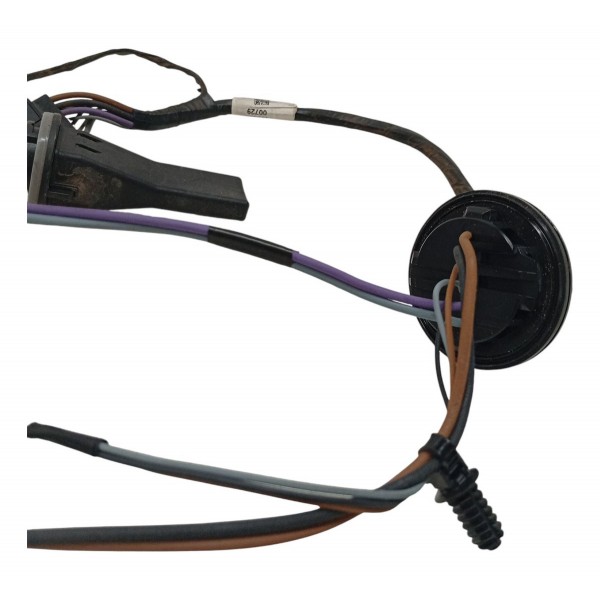 Chicote Farol Direito Chevrolet Tracker 2024 Chicote Farol Direito Chevrolet Tracker 2024