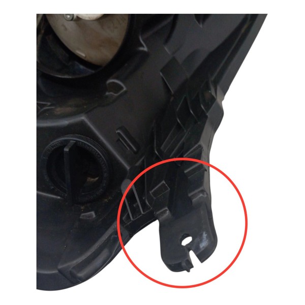 Farol Dianteiro Direito Chevrolet Vectra 2008 2009 Detalhe Farol Dianteiro Direito Chevrolet Vectra 2008 2009 Detalhe