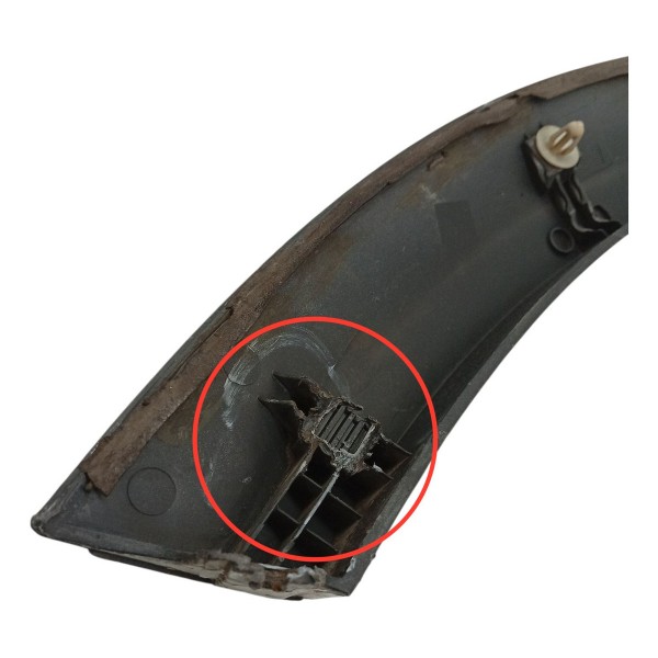 Moldura Paralama Traseiro Esquerdo Gm Captiva 2008 Detalhe