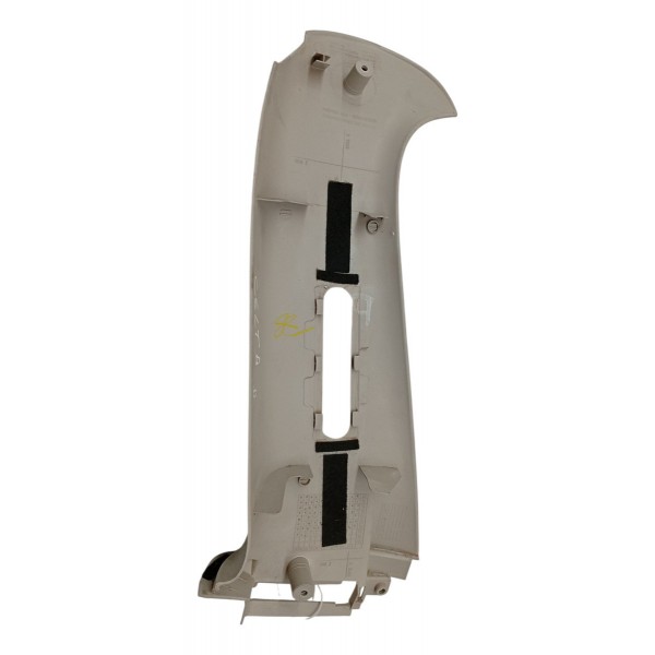 Acabamento Coluna Direita Chevrolet Celta 2008 2009 Detalhe