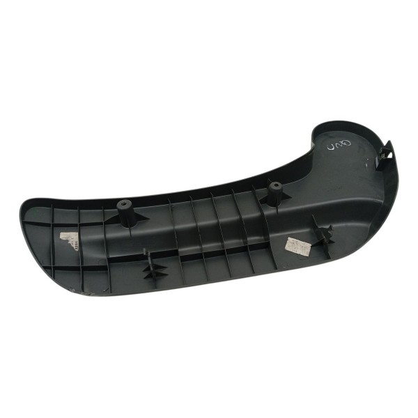 Moldura Acabamento Banco Direito Fiat Uno 1.0 2011 Detalhe Moldura Acabamento Banco Direito Fiat Uno 1.0 2011 Detalhe