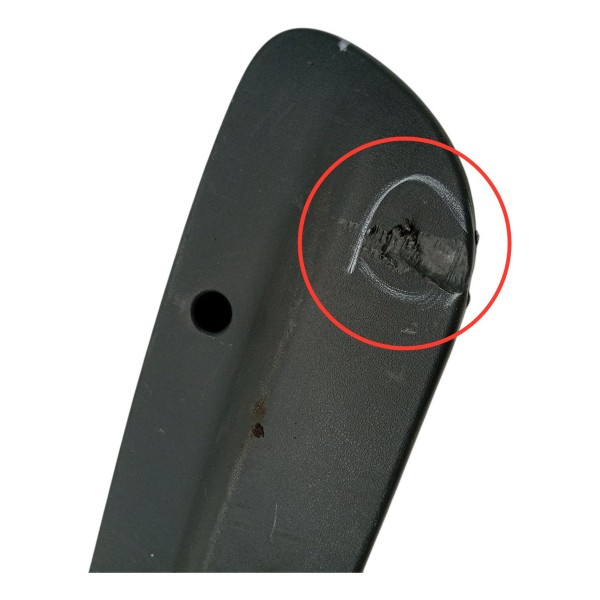 Moldura Acabamento Banco Direito Fiat Uno 1.0 2011 Detalhe Moldura Acabamento Banco Direito Fiat Uno 1.0 2011 Detalhe