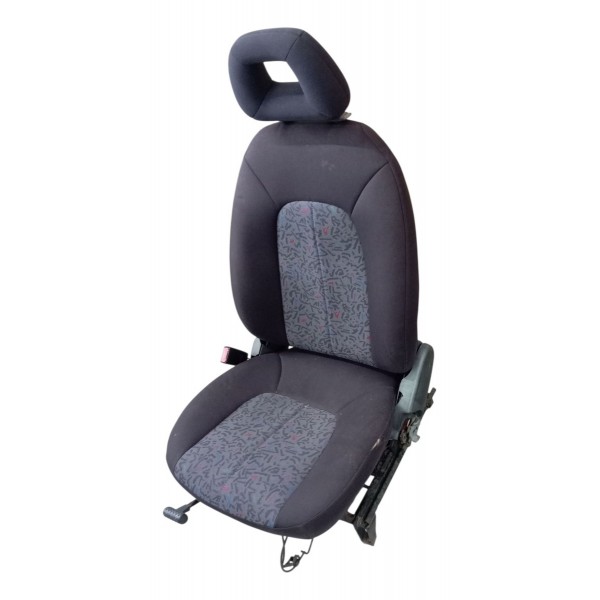 Banco Dianteiro Esquerdo Mercdes Benz A160 2008 2009 Detalhe Banco Dianteiro Esquerdo Mercdes Benz A160 2008 2009 Detalhe