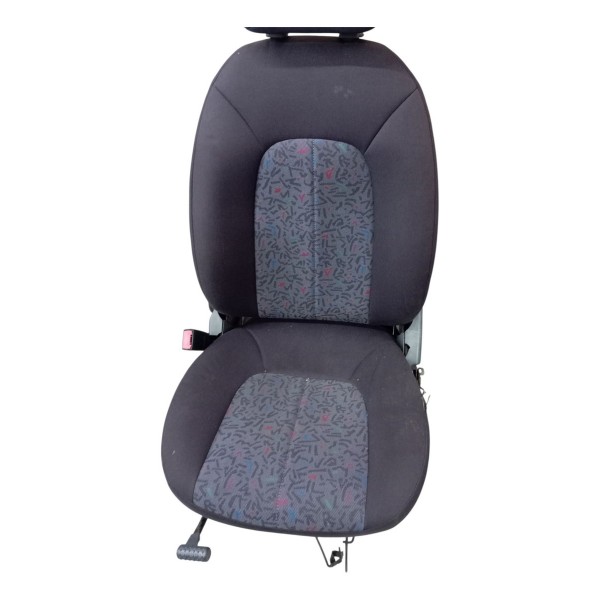 Banco Dianteiro Esquerdo Mercdes Benz A160 2008 2009 Detalhe Banco Dianteiro Esquerdo Mercdes Benz A160 2008 2009 Detalhe