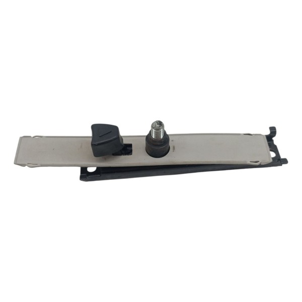 Trilho Regulagem Altura Cinto Direito Fiat Uno Way 2011 2012 Trilho Regulagem Altura Cinto Direito Fiat Uno Way 2011 2012