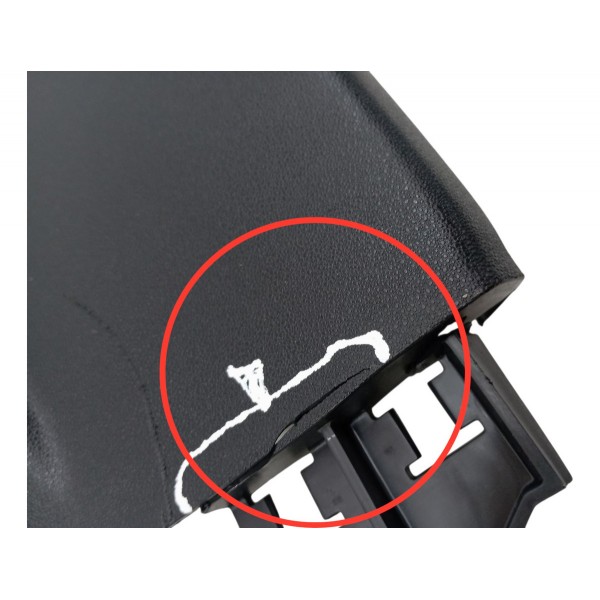 Moldura Traseiro Esquerdo Citröen C4 Lounge 2015 Detalhe Moldura Traseiro Esquerdo Citröen C4 Lounge 2015 Detalhe