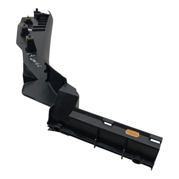 Moldura Traseiro Esquerdo Citröen C4 Lounge 2015 Detalhe Moldura Traseiro Esquerdo Citröen C4 Lounge 2015 Detalhe