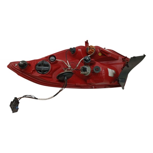 Lanterna Traseira Esquerda Citroen C4 Lounge 2015 Detalhe Lanterna Traseira Esquerda Citroen C4 Lounge 2015 Detalhe
