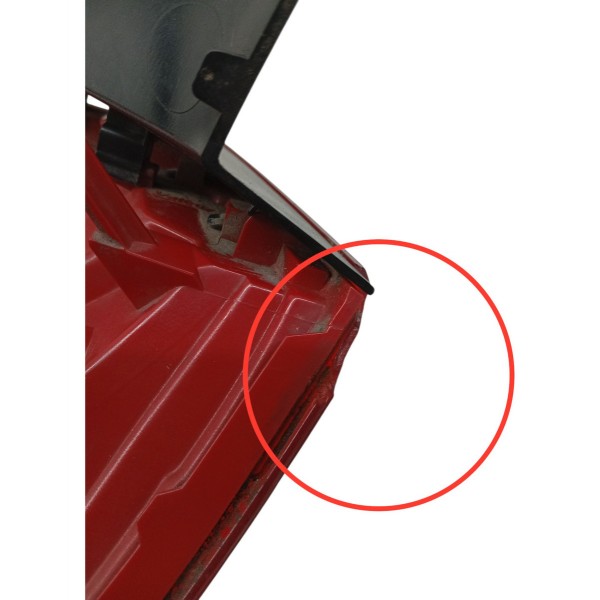 Lanterna Traseira Direita Citroen C4 Lounge 2015 Detalhe Lanterna Traseira Direita Citroen C4 Lounge 2015 Detalhe