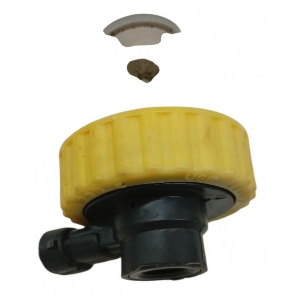 Tampa Reservatório Óleo Freio Chevrolet Celta 1.0 2008 2009 Tampa Reservatório Óleo Freio Chevrolet Celta 1.0 2008 2009