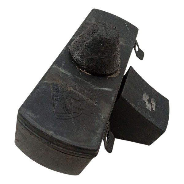 Suporte Macaco Estepe Peugeot 206 207 2011 2012 Detalhe Suporte Macaco Estepe Peugeot 206 207 2011 2012 Detalhe