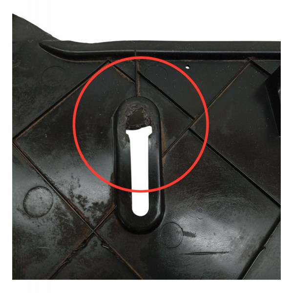 Defletor Parachoque Dianteiro Peugeot 307 1.6 2007 Detalhe Defletor Parachoque Dianteiro Peugeot 307 1.6 2007 Detalhe