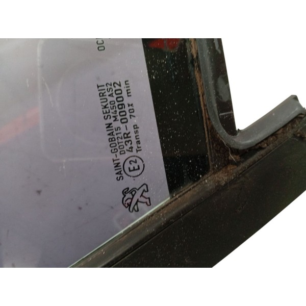 Vidro Fixo Direito Peugeot 208 1.5 Allure 2013 2014 2015 Vidro Fixo Direito Peugeot 208 1.5 Allure 2013 2014 2015