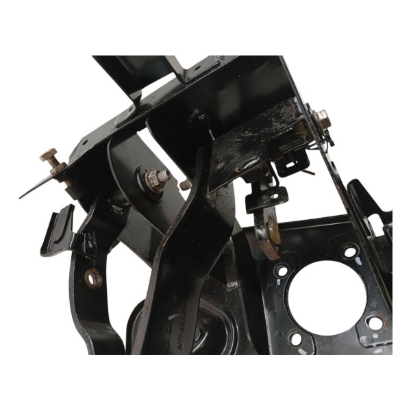 Pedaleira Freio Embreagem Chery Cielo Sedan 1.6 2012 2013 Pedaleira Freio Embreagem Chery Cielo Sedan 1.6 2012 2013