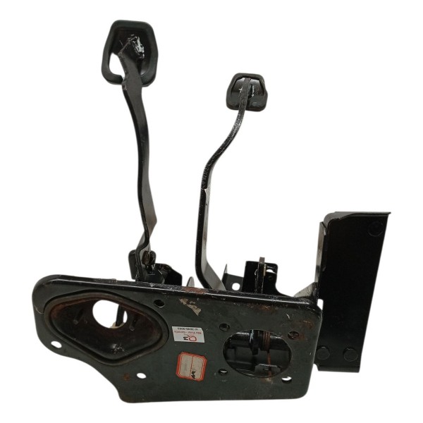 Pedaleira Freio Embreagem Chery Cielo Sedan 1.6 2012 2013 Pedaleira Freio Embreagem Chery Cielo Sedan 1.6 2012 2013