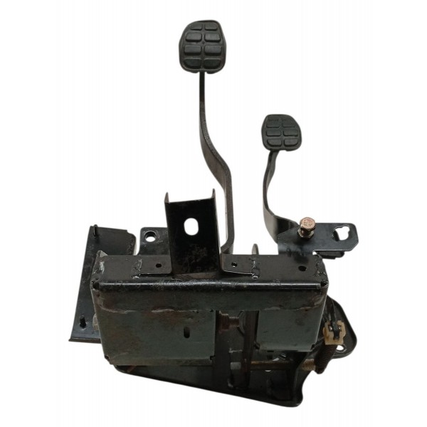 Pedaleira Freio Embreagem Chery Cielo Sedan 1.6 2012 2013 Pedaleira Freio Embreagem Chery Cielo Sedan 1.6 2012 2013