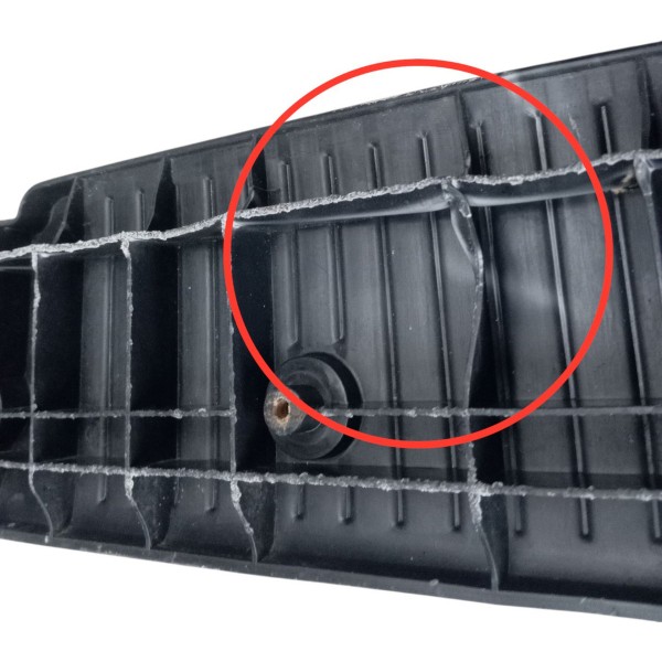 Soleira Porta Malas Renault Kangoo 2001 2002 2003 Detalhe Soleira Porta Malas Renault Kangoo 2001 2002 2003 Detalhe