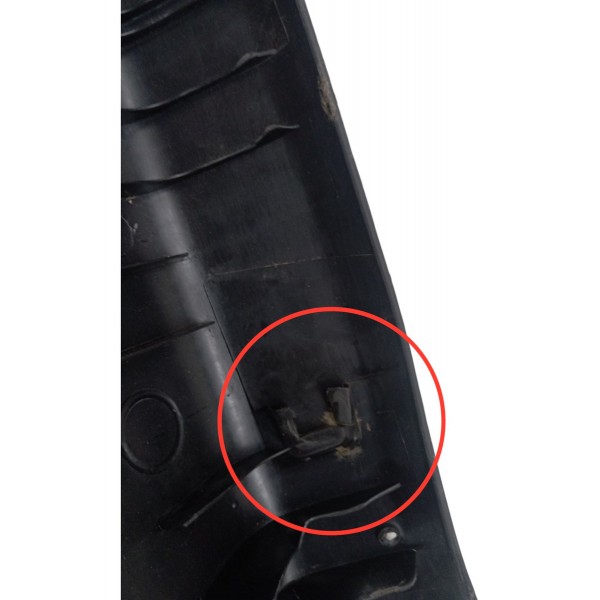 Acabamento Interno Traseiro Porta Mala Gm Astra 2000 Detalhe