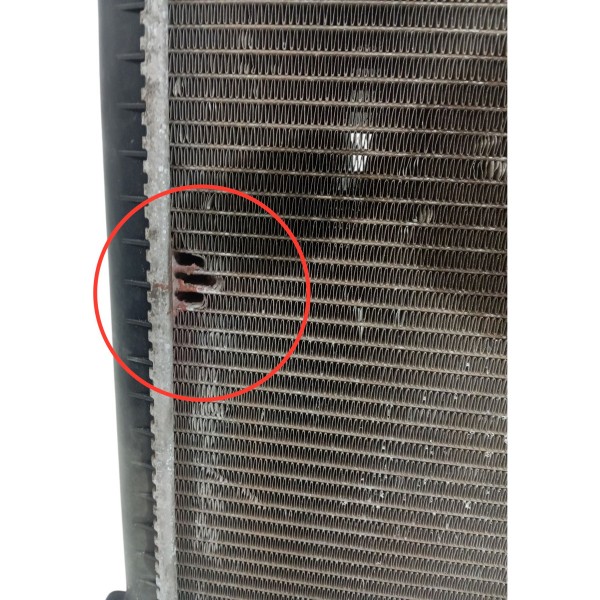 Radiador Agua Motor Renault Kangoo 1.0 2002 2003 Detalhe Radiador Agua Motor Renault Kangoo 1.0 2002 2003 Detalhe