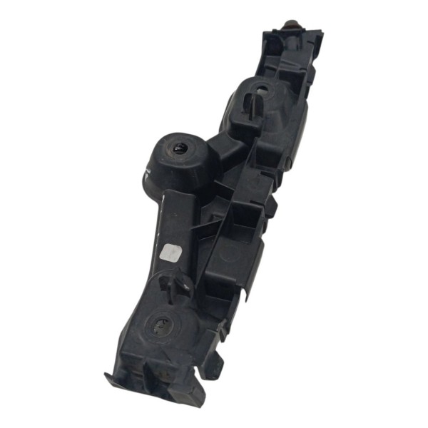 Guia Parachoque Dianteiro Esquerdo Renault Logan 1.0 2009 Guia Parachoque Dianteiro Esquerdo Renault Logan 1.0 2009