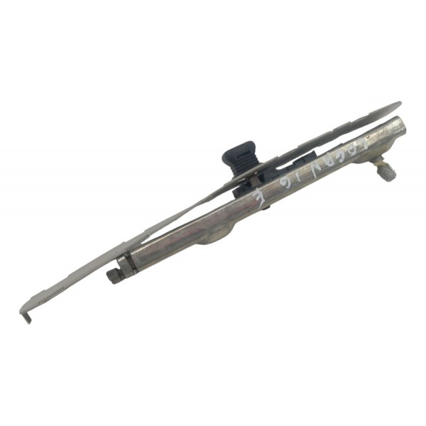 Trilho Regulagem Altura Cinto Esquerdo Renault Logan 2009 Trilho Regulagem Altura Cinto Esquerdo Renault Logan 2009