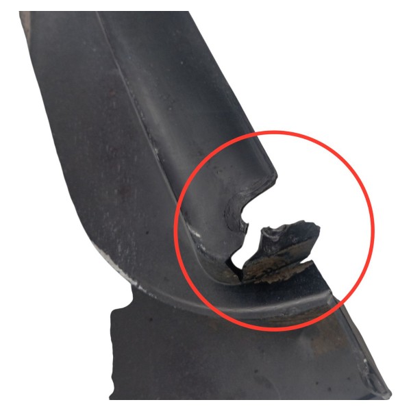 Protetor Defletor Interno Radiador Peugeot 307 2005 Detalhe Protetor Defletor Interno Radiador Peugeot 307 2005 Detalhe