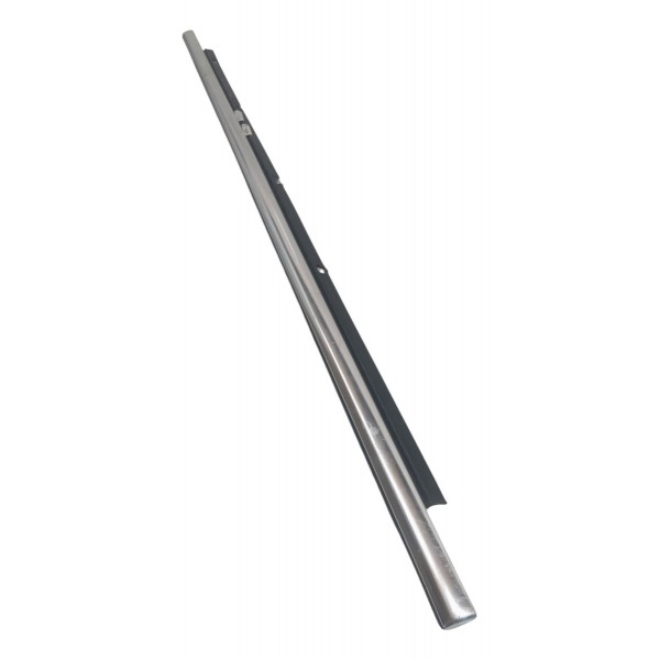 Pestana Externa Cromada Traseira Direita Vw Jetta Detalhe Pestana Externa Cromada Traseira Direita Vw Jetta Detalhe