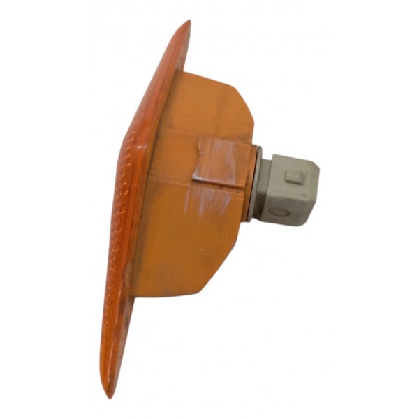 Lanterna Pisca Seta Alerta Ford Focus Sedan 2002 Detalhe - Direito Lanterna Pisca Seta Alerta Ford Focus Sedan 2002 Detalhe - Direito