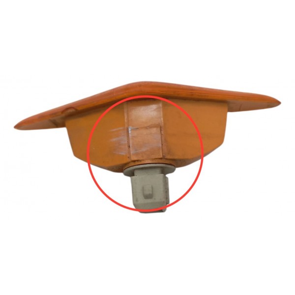 Lanterna Pisca Seta Alerta Ford Focus Sedan 2002 Detalhe - Direito Lanterna Pisca Seta Alerta Ford Focus Sedan 2002 Detalhe - Direito