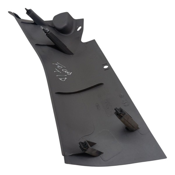 Moldura Banco Traseiro Direito Ford Focus Glx 2001 2002 2003 Moldura Banco Traseiro Direito Ford Focus Glx 2001 2002 2003