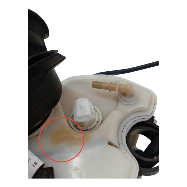 Reservatório Parabra Partida Frio Renault Logan 2008 Detalhe Reservatório Parabra Partida Frio Renault Logan 2008 Detalhe