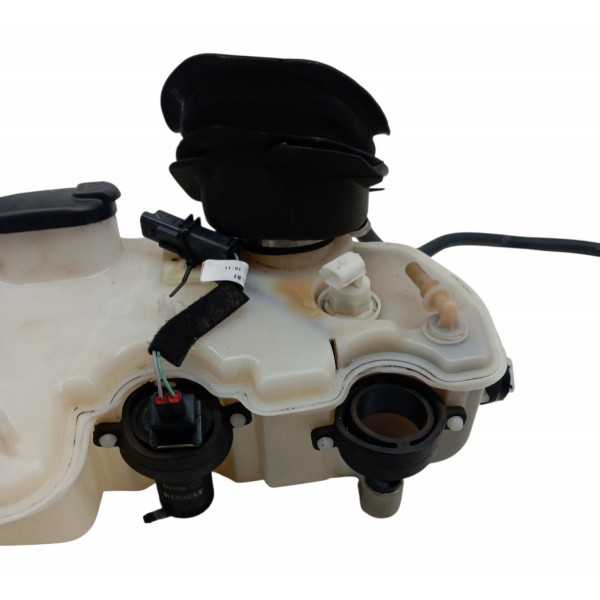 Reservatório Parabra Partida Frio Renault Logan 2008 Detalhe Reservatório Parabra Partida Frio Renault Logan 2008 Detalhe