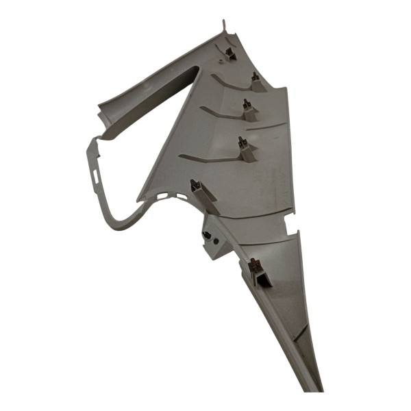 Revestimento Coluna Traseira Esquerda Focus Sedan Detalhe Revestimento Coluna Traseira Esquerda Focus Sedan Detalhe