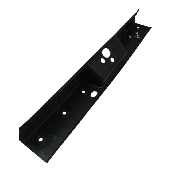 Moldura Soleira Tampa Traseira Ford Focus Glx 2002 2003 2004 Moldura Soleira Tampa Traseira Ford Focus Glx 2002 2003 2004