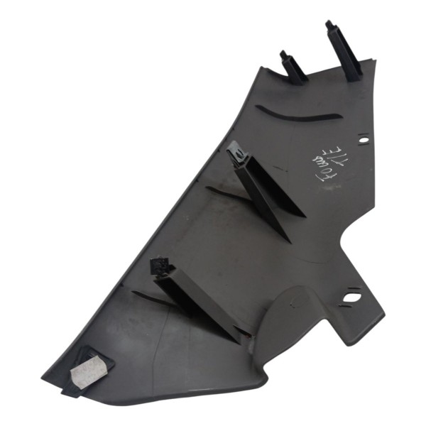 Moldura  Banco Traseiro Esquerdo Ford Focus 2001 2002 2003 - Cinza