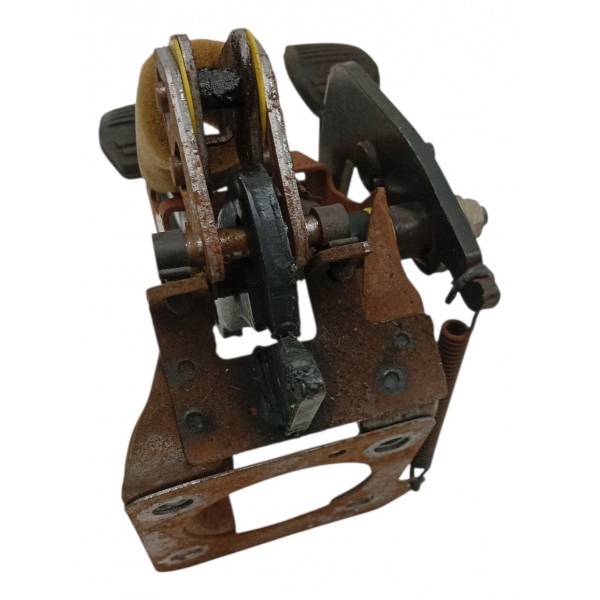 Pedaleira Pedal Freio Embreagem Ford Focus 2.0 2001 2002 Pedaleira Pedal Freio Embreagem Ford Focus 2.0 2001 2002