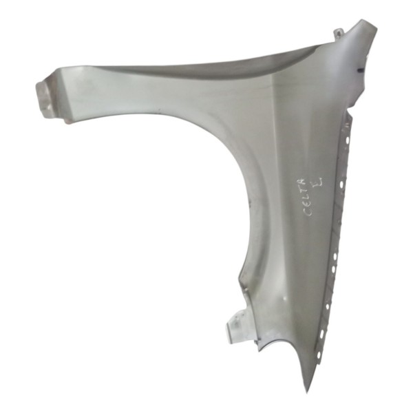 Paralama Dianteiro Esquerdo Chevrolet Celta 1.0 2005 Detalhe Paralama Dianteiro Esquerdo Chevrolet Celta 1.0 2005 Detalhe