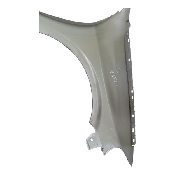 Paralama Dianteiro Esquerdo Chevrolet Celta 1.0 2005 Detalhe Paralama Dianteiro Esquerdo Chevrolet Celta 1.0 2005 Detalhe