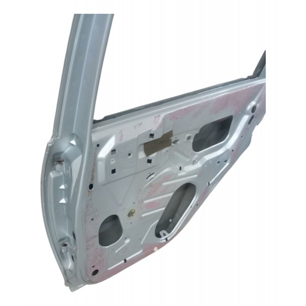 Porta Traseira Direita Chevrolet Celta 4p 2005 2006 Detalhe - Traseira - Direito - Prateado Porta Traseira Direita Chevrolet Celta 4p 2005 2006 Detalhe - Traseira - Direito - Prateado