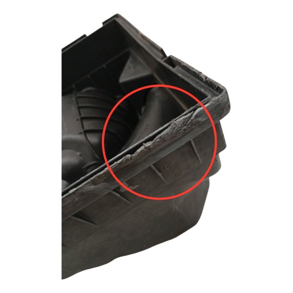 Tampa Caixa Filtro Ar Chevrolet Astra 1.8 2002 2003 Detalhe Tampa Caixa Filtro Ar Chevrolet Astra 1.8 2002 2003 Detalhe