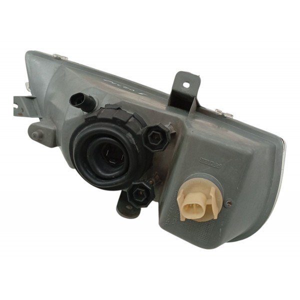 Farol Esquerdo Chevrolet Celta 1.0 2004 2005 2006 2007 2008 Farol Esquerdo Chevrolet Celta 1.0 2004 2005 2006 2007 2008